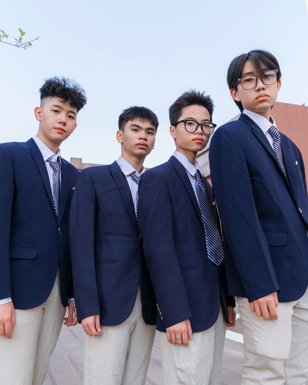 Đồng phục blazer xanh than – quần be kiểu Hàn